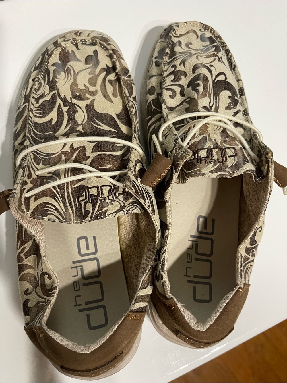 Hey Dude Women’s Cream and Brown Floral Slip-On Moccasins